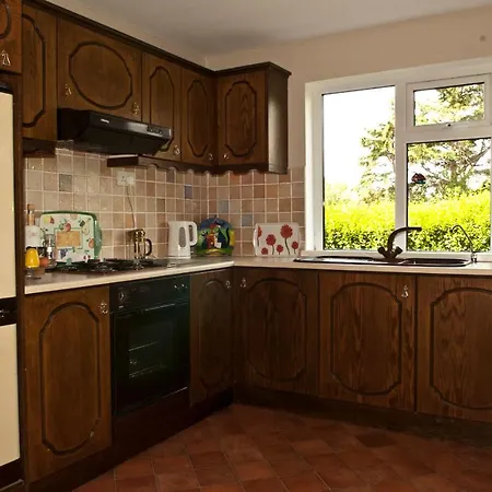 4-bed In Co Galway 5 Minutes From Beach
